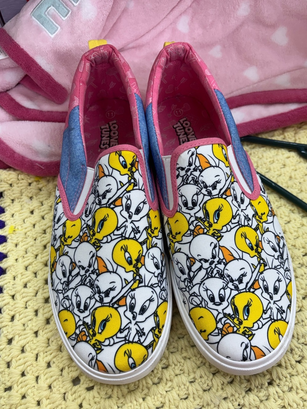 Ground up looney tunes slip on shoes women size 11